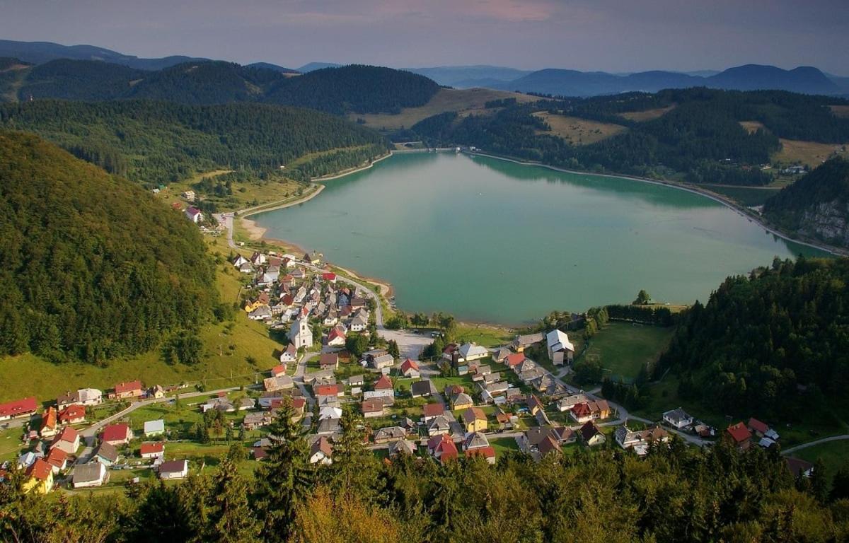 Hotel Priehrada Dedinky Bagian luar foto